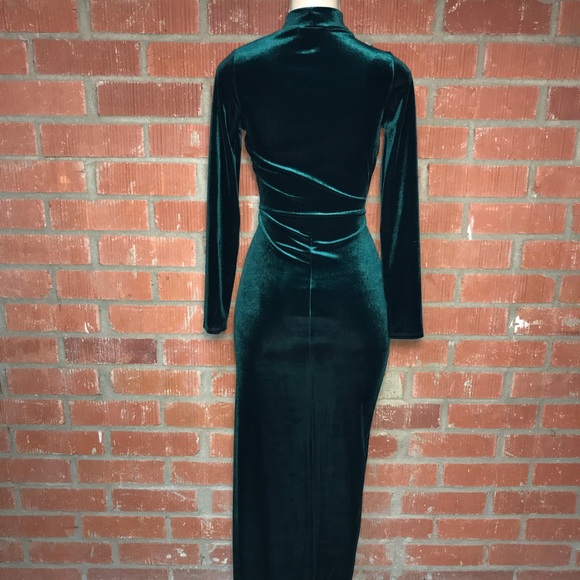 ☃️Slaying In Velvet Maxi Dress - Picture 5 of 6